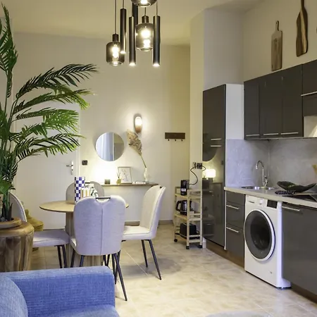 #38 Staywizus - 1bdr Place Massena - Near - Ac & Wifi * Nice